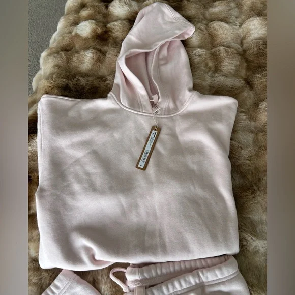 SKIMS Light Pink Hoodie and Jogger Set - Picture 3 of 11